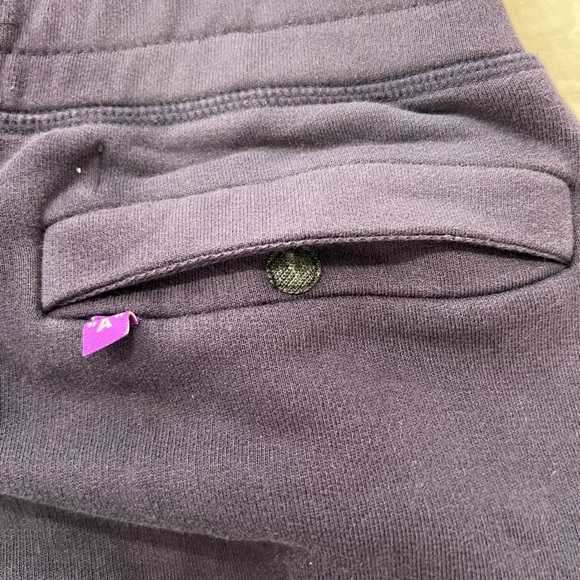 Off-White - Picture 8 of 16